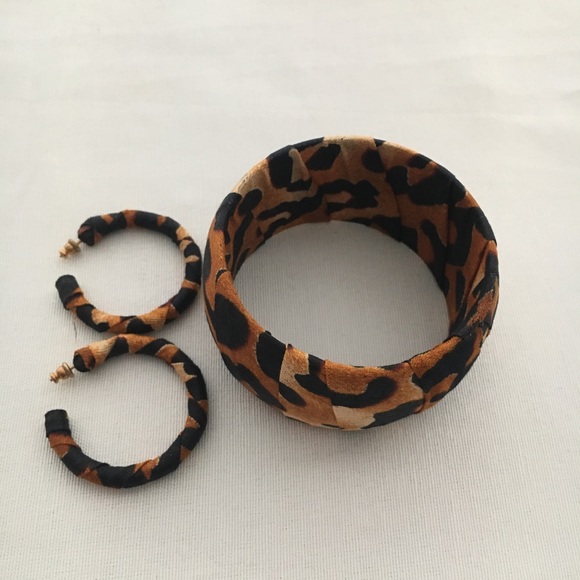 Animal Print Earring/Bracelet set - Picture 2 of 4